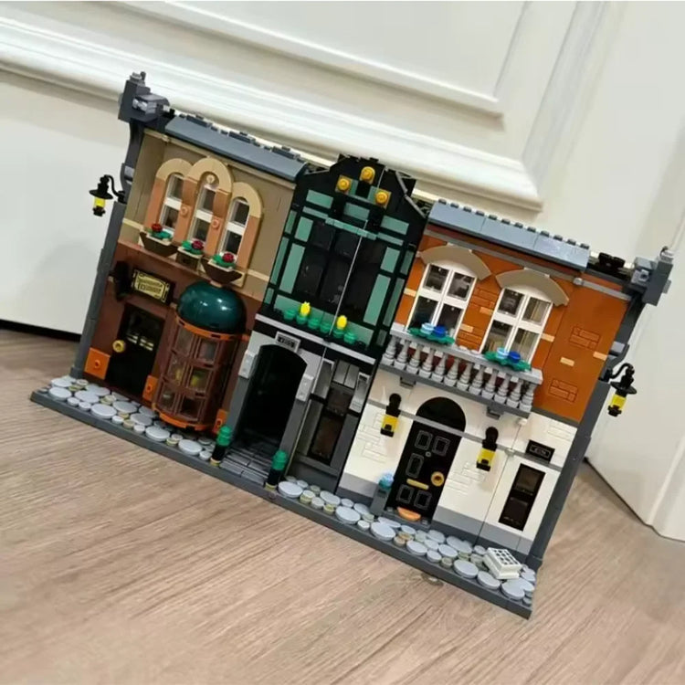 Historische Häuserzeile – 1.359-teiliges Klemmbaustein-Set mit Buchhandlung | LEGO®-kompatibel