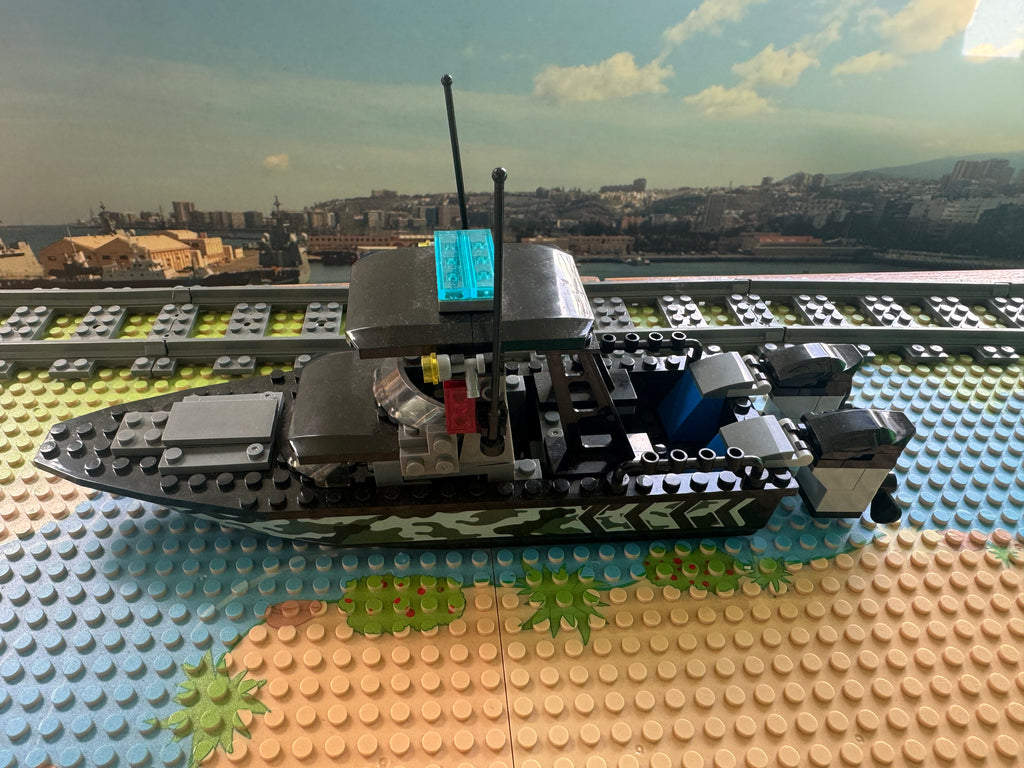 LEGO-kompatibles Polizei SWAT Schnellboot – Schwarzes Sturmboot Bausteinset