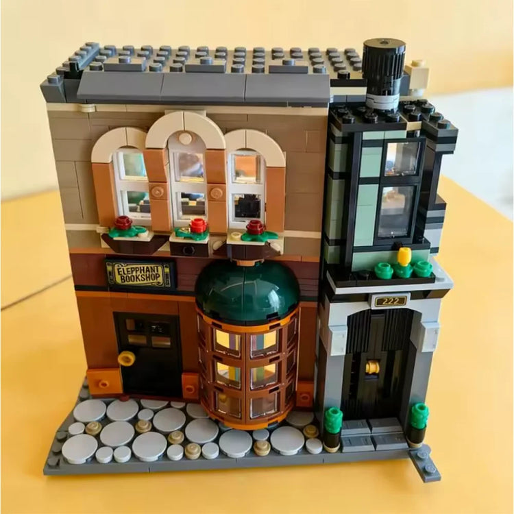 Historische Häuserzeile – 1.359-teiliges Klemmbaustein-Set mit Buchhandlung | LEGO®-kompatibel