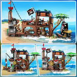 Piraten-Kai mit Beleuchtung – Klemmbaustein-Set mit Piratenhaus, 3 Umbauvarianten und Zubehör